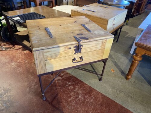 Made in Mexico Pine Lift Top End Table