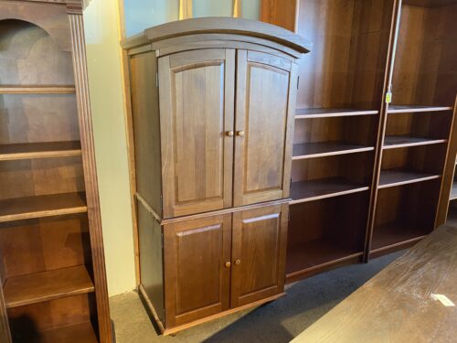 Arched Wooden Wardrobe with Hanging Rack
