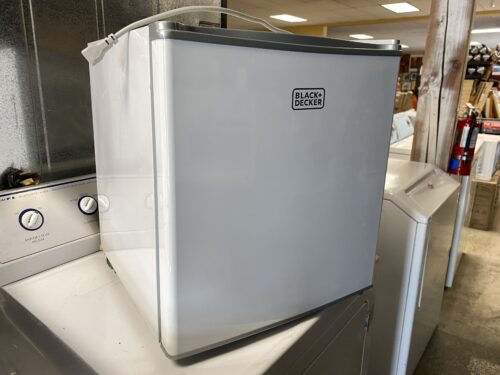BLACK + DECKER White Mini Fridge Model #BCPK17