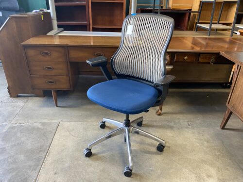 KNOLL ReGeneration White Mesh Backed Office Chair - Blue
