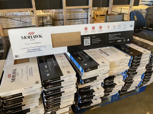 MOHAWK Luxury Vinyl Flooring - Bloomington Oak (15.65 Sq Ft)