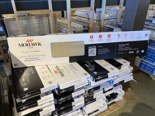 MOHAWK Luxury Vinyl Flooring - Beckett Oak (14.35 Sq Ft)
