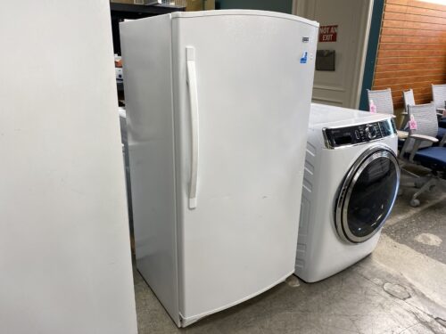 MAYTAG White Standing Freezer Model #MQF1656TEW02