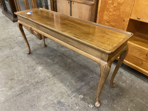 HENREDON Vintage Curved Leg Sofa Table with Recessed Top