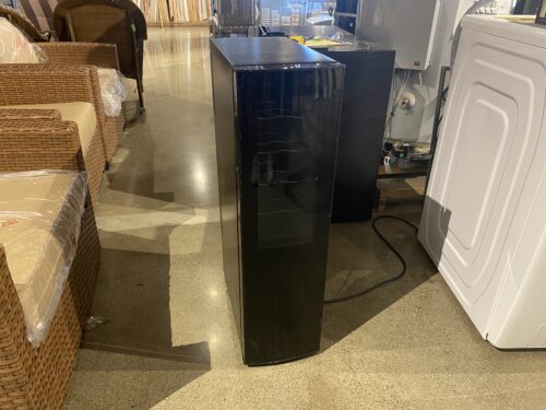 FRIGIDAIRE 18 Bottle Wine Cooler Model #FFWC18L2QB