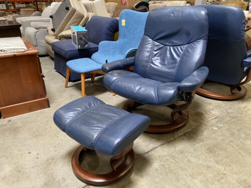 EKORNES Navy Blue Stressless Lounge Chair with Ottoman (AS IS)
