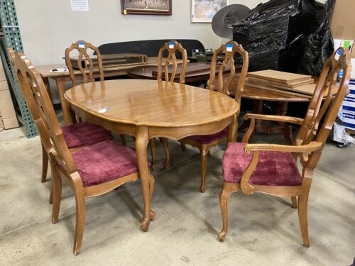 Provincial Oak Dining Set with 2 Leaves and 6 Chairs
