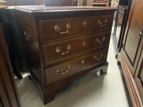 Mahogany Chippendale Style 4-Drawer Chest