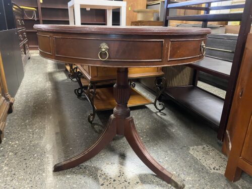 Round Lion Trim Table