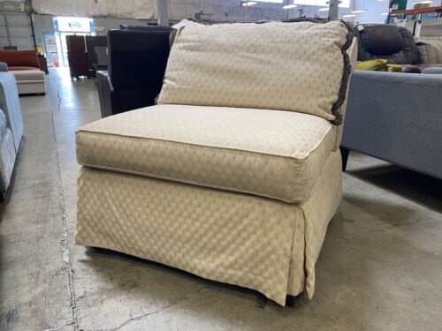 ETHAN ALLEN Vintage Cream Fabric Slipper Chair with Skirt