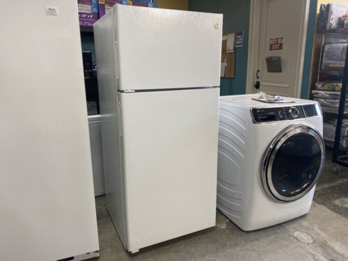 GE Refrigerator w/ Top Freezer Model #GPE17CTNDRWW