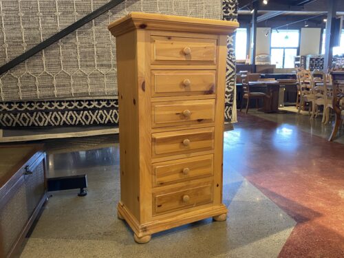 BROYHILL Slim Blonde 6-Drawer Dresser