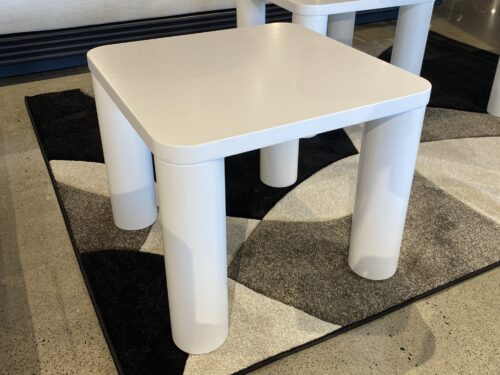 WILLIAM SONOMA White Round Leg Accent Table