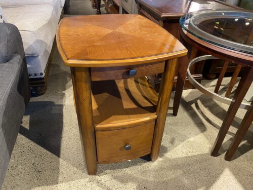 LA-Z-BOY Chairside Table with Built in Cupholders and Storage