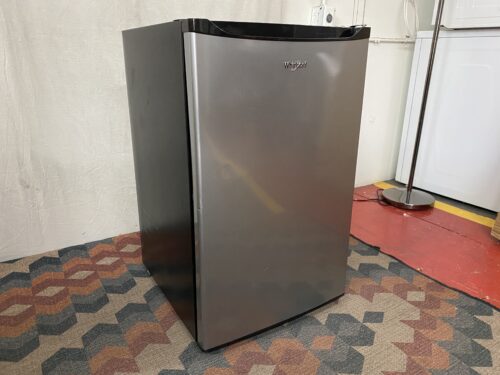 WHIRLPOOL Whirlpool 4.3cu ft Grey Mini/ Dorm Fridge Model #WHJY3S1E