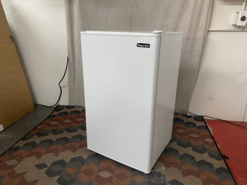 MAGIC CHEF White 3.2 cu. ft. Mini Fridge Model #HMR330WE