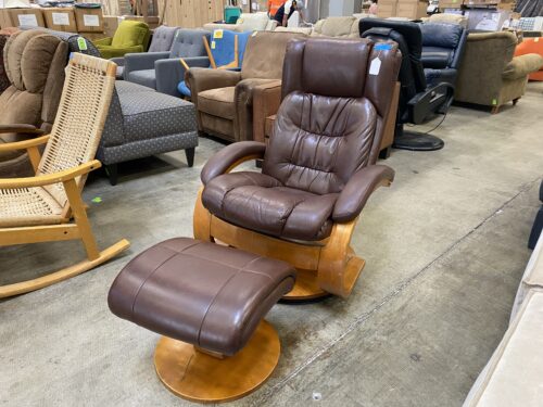 Brown Leather Stressless Lounge Chair with Ottoman