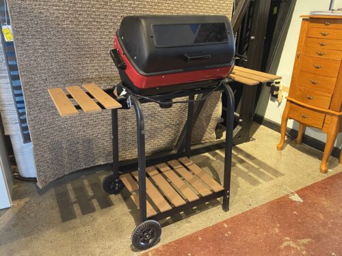 Americana Electric Grill w/ Fold-Down Side Table