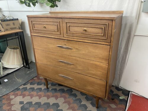 BROYHILL MCM Sculptra 5 Drawer Dresser