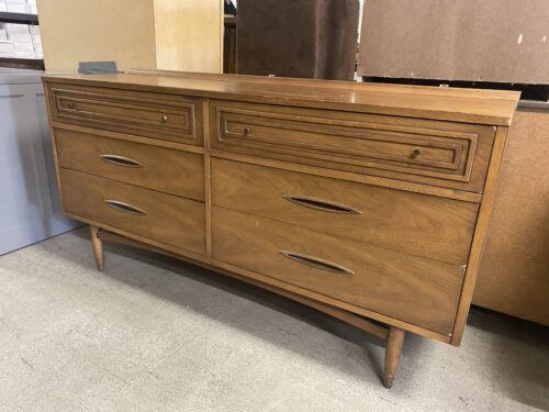 BROYHILL Vintage Mid-Century Sculptra 6 Drawer Lowboy Dresser