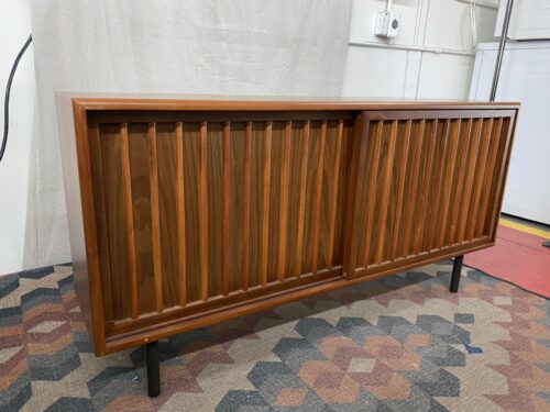 WEST ELM Slatted Shallow Media Table in Walnut