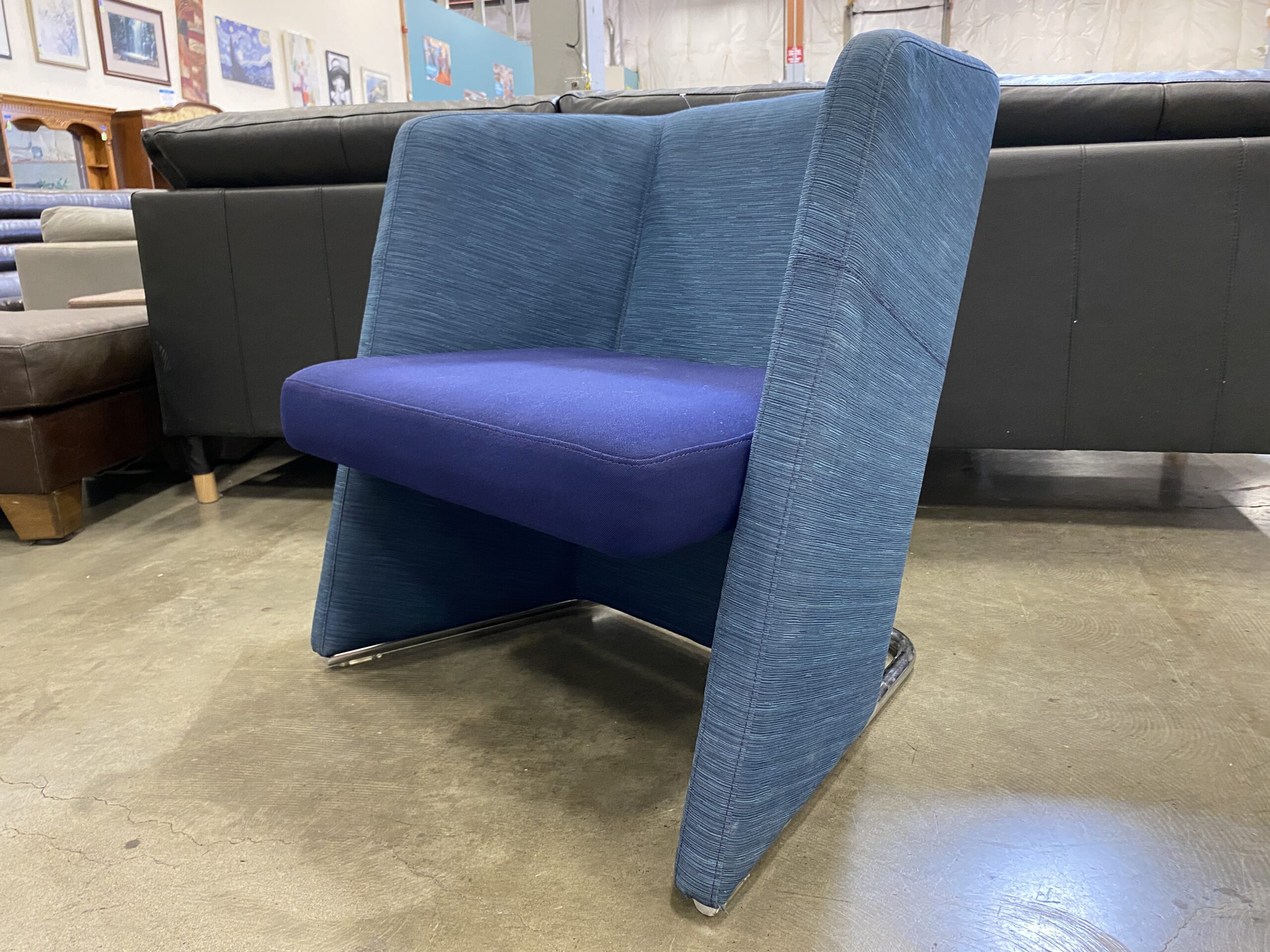 KEILHAUER Modern Talk Low Back Tub Chair in Blue