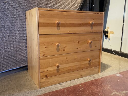 Short Knotty Blonde 3-Drawer Dresser