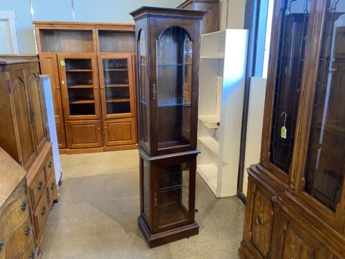 PENNSYLVANIA HOUSE Curio Cabinet with Glass Shelves