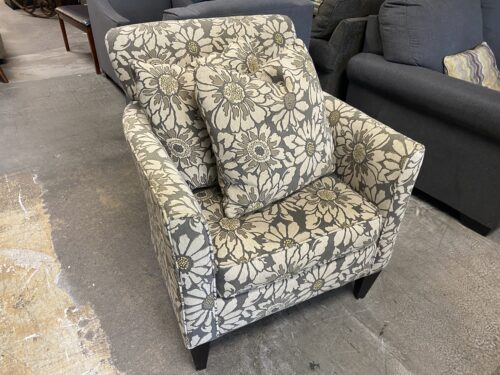 ROWE Floral Armchair w/ Pillows