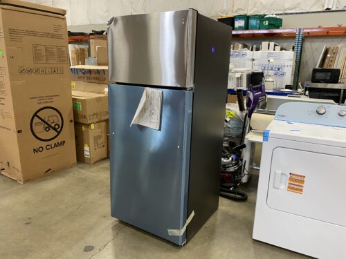 GE 17.5 cu ft Refrigerator w/ Top Freezer Model #GIE18GSNRSS