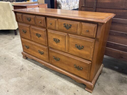 HARMONY HOUSE  Vintage 5 Drawer Wood Dresser