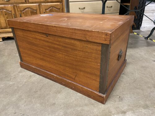 Vintage Wooden Blanket Chest with Removable Storage Tray