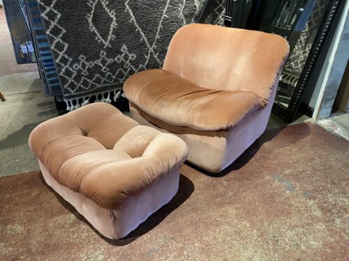 Rose Pink Velvet Scoop Lounge Chair with Ottoman