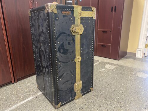 MENDEL TRUNX Vintage Wardrobe Style Steamer Trunk