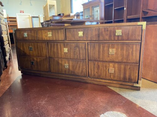 THOMASVILLE Campaign Style Eight Drawer Dresser with Detached Mirror