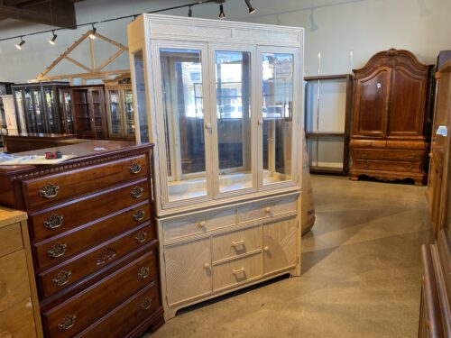 STANLEY Coastal Style Fluted China Hutch