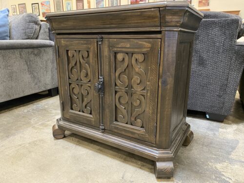 MAKLAINE Traditional Bachelor Door Wooden Side Table