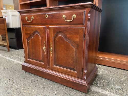 PENNSYLVANIA HOUSE Rolling Extendable Cherry Stained Buffet