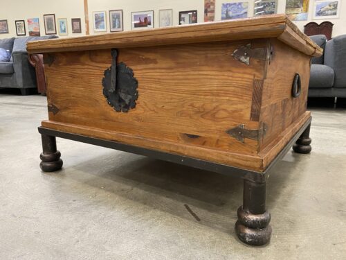 Rustic Farmhouse Coffee Table with Storage