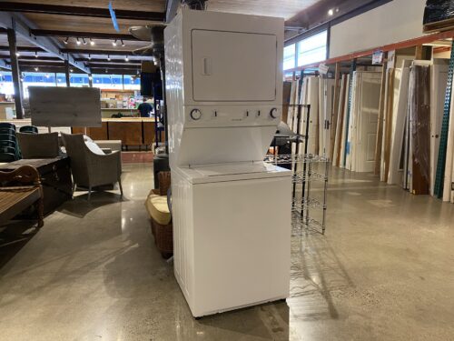 FRIGIDAIRE 27" Washer & Dryer Laungry Center w/ Super Capacity Model #FFLE3911QW