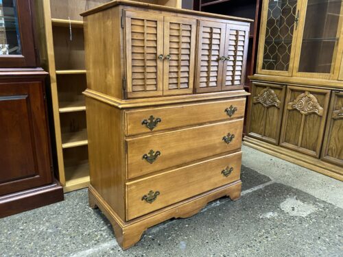 CRAWFORD FURNITURE Vintage 5-Drawer 2-Door Dresser