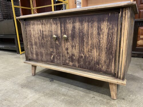 Vintage Mid-Century Modern Sideboard with 2 Interior Pull Out Drawers