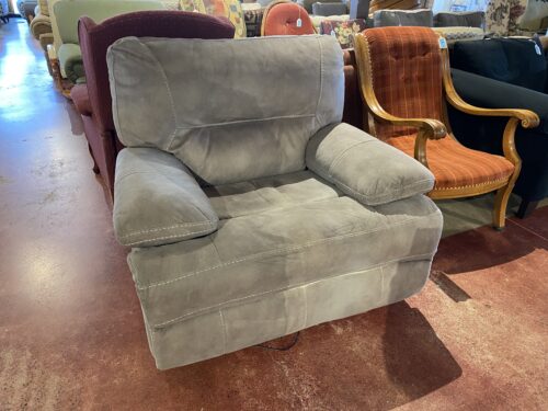 Wide Power Recliner with Hidden Control Buttons