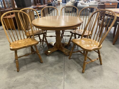 THOMASVILLE FURNITURE Salem Tavern Table with 6 Chairs