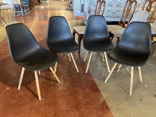 Eames-Style Eiffel Chair Set (Set of 4)