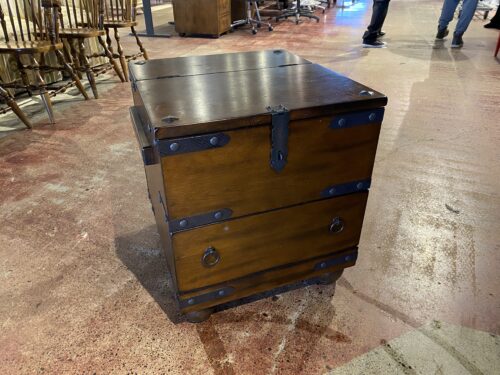 Wooden Open Top Storage Trunk Side Table