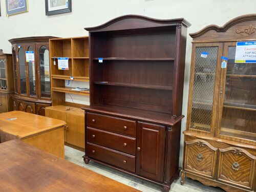 MUNIRE Mahogany Stained 2 Piece China Hutch