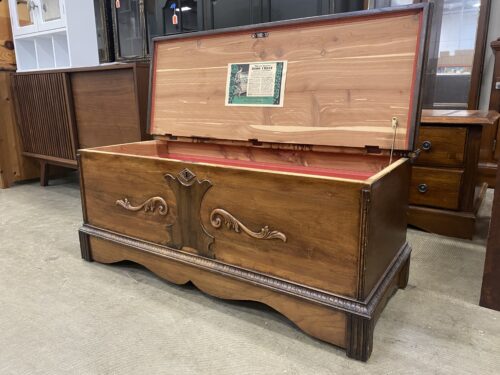 ROO'S CHESTS Vintage Wooden Storage Chest
