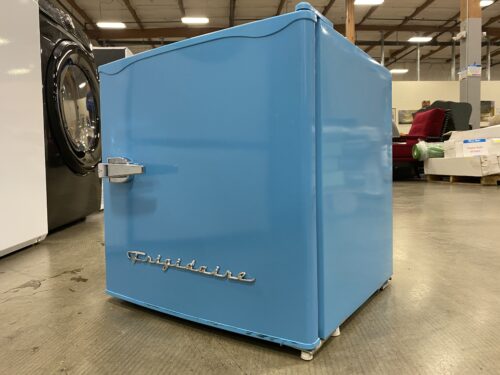 FRIGIDAIRE Retro Mini Fridge in Blue Model #BFR177-B-BLUE-6COM