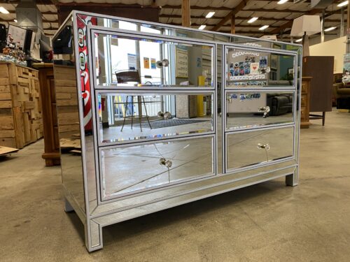Mirrored 6 Drawer Dresser with Faceted Drawer Pulls